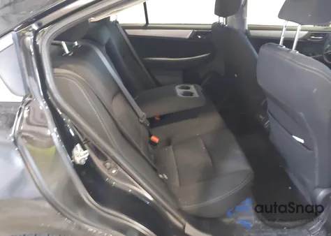 2018 Subaru Legacy 2.5I Premium z USA, uszkodzony, nr VIN 4S3BNAC62J3026860